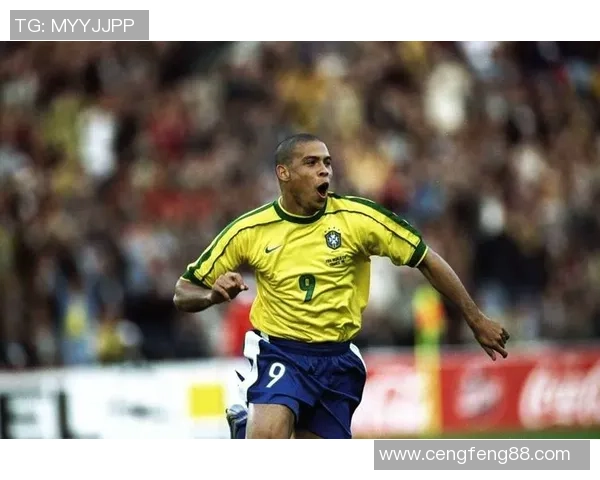 历史前三足球球星的传奇对决与荣光时刻解析 历史前三足球球星的传奇对决与荣光时刻解析