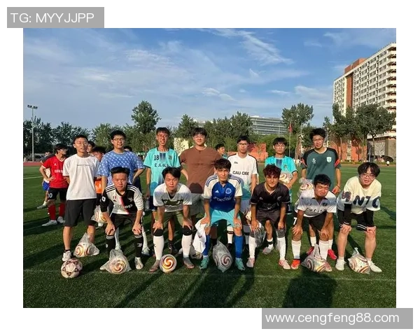 围绕足球70号球星展开探秘揭秘其赛场风采与背后故事