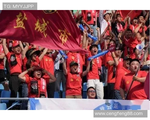 专情如初见深情伴绿茵足球巨星爱情故事感动无数球迷